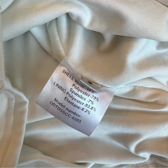 ODTD WHITE KNIT TOP WITH MICRO BOW, SIZE SMALL - Picture 5 of 5